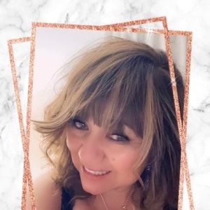 Meet your Posher, Claudia